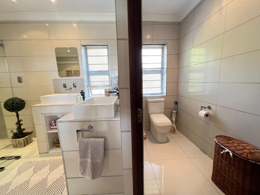 4 Bedroom Property for Sale in Jeffreys Bay Central Eastern Cape